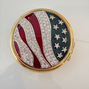 Estée Lauder America the Beautiful Compact. Translucent Pressed Powder. MEDIUM02